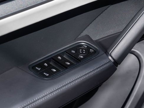 Used 2024 Porsche Cayenne S image 21