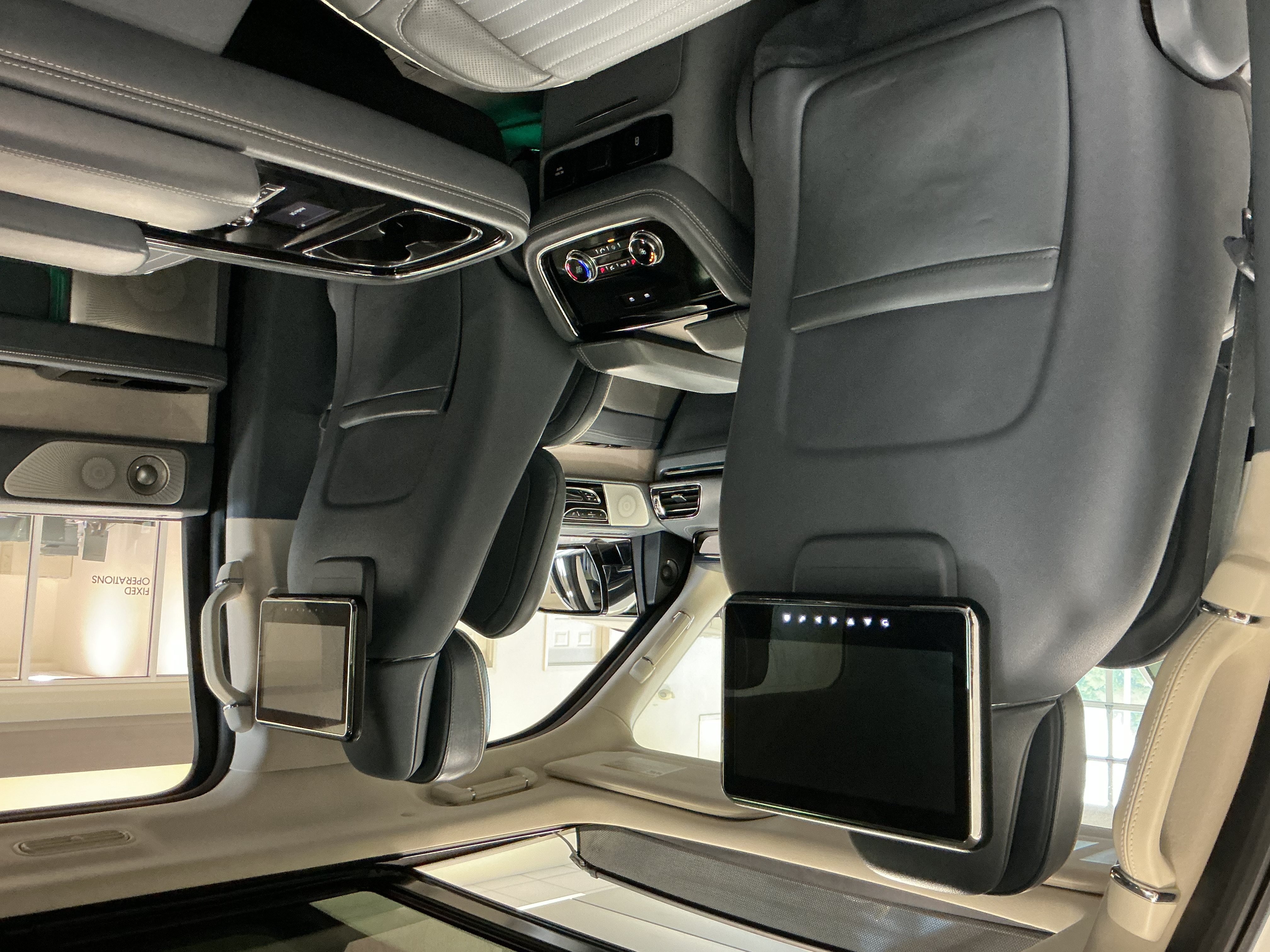 Used 2020 Lincoln Navigator Black Label w/ Cargo Convenience Package AWD/4WD image 9