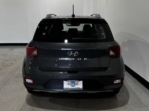 Used 2025 Hyundai Venue Limited FWD image 26