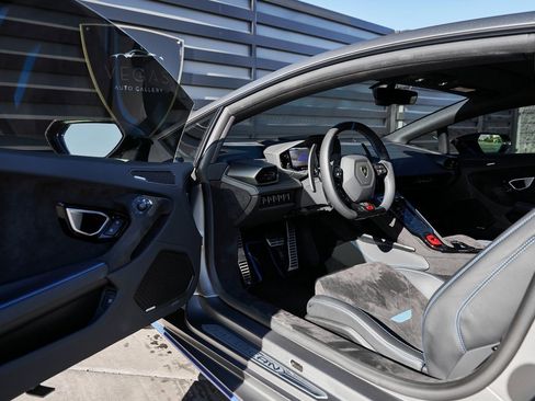 Used 2023 Lamborghini Huracan Tecnica image 26