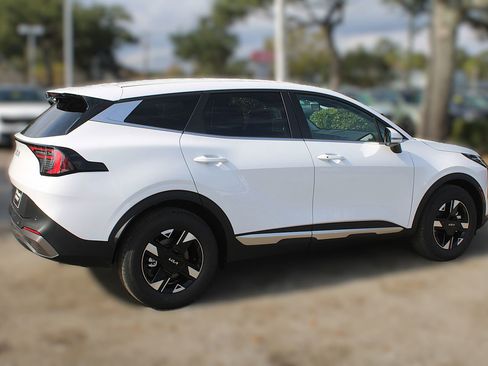 New 2026 Kia Sportage LX FWD image 6