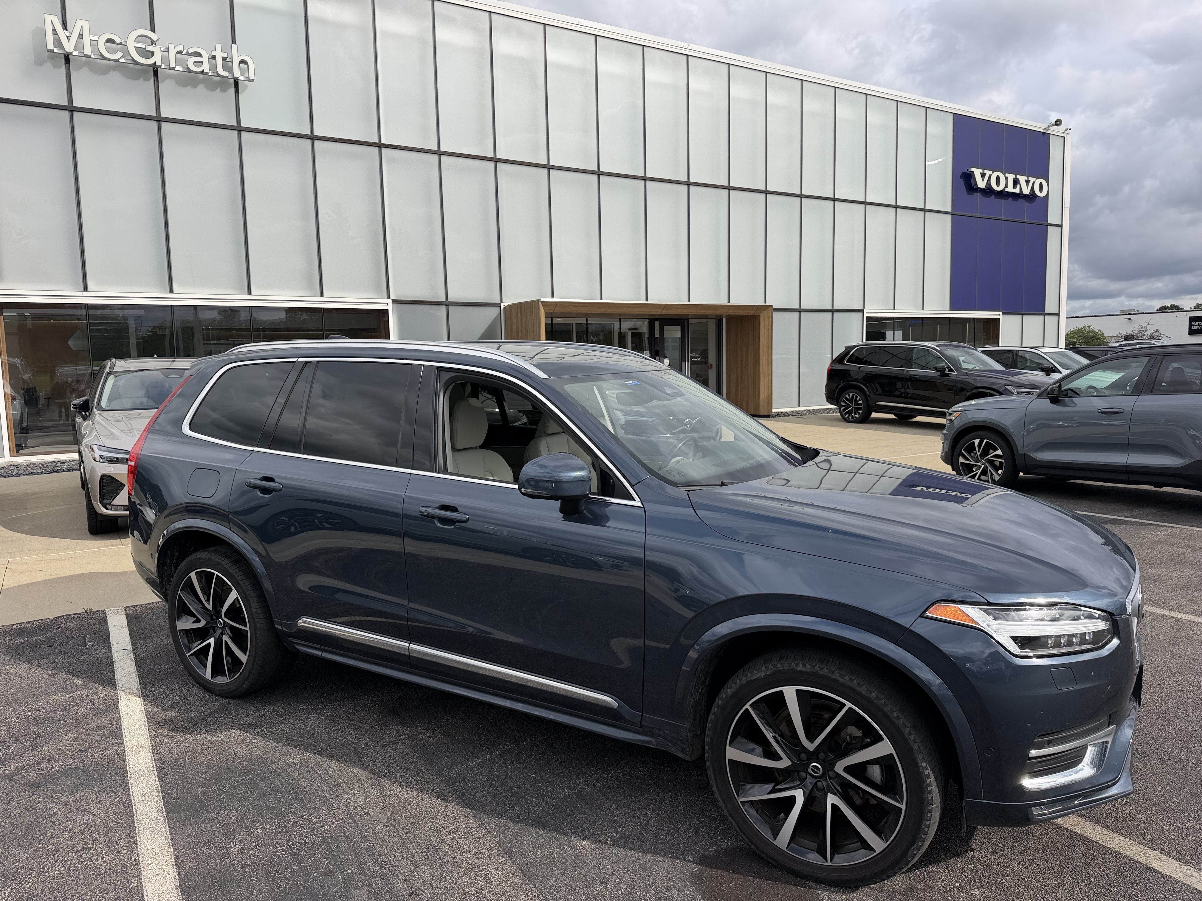 Used 2024 Volvo XC90 B6 Plus w/ Protection Package Premier AWD/4WD image 3