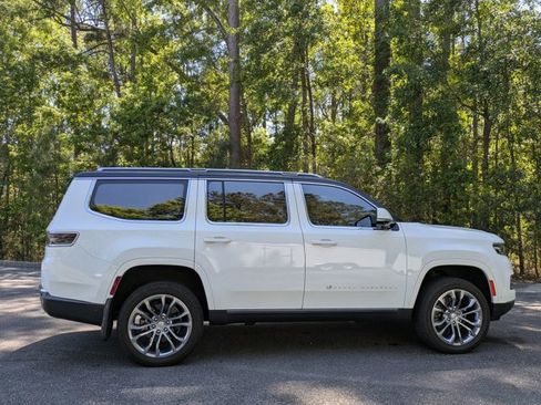 Used 2022 Jeep Grand Wagoneer Series II w/ Premium Group II image 4