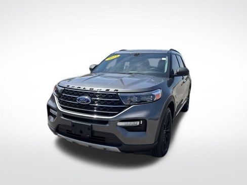Used 2023 Ford Explorer XLT w/ Equipment Group 202A AWD/4WD image 2
