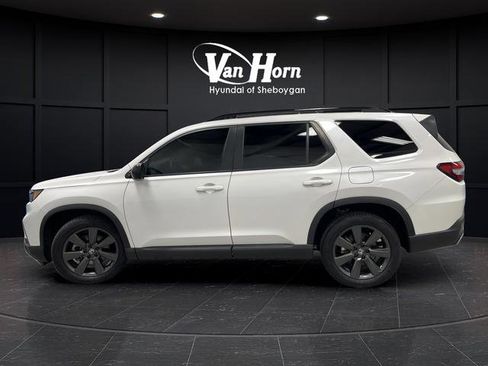 Used 2023 Honda Pilot Sport image 4