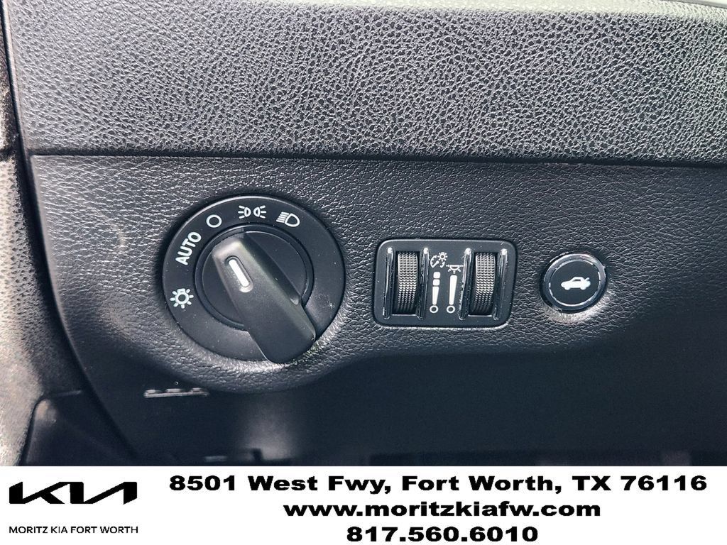Used 2021 Dodge Charger SXT w/ Blacktop Package RWD image 21