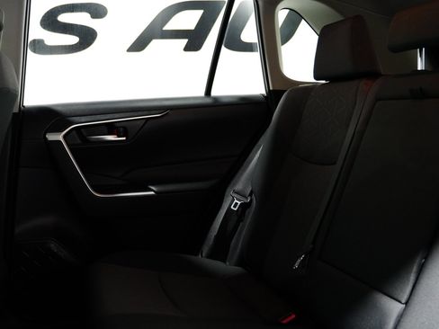 Used 2019 Toyota RAV4 XLE image 17