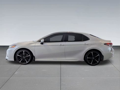 Used 2019 Toyota Camry XSE FWD image 3