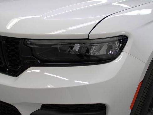 New 2025 Jeep Grand Cherokee Laredo image 34