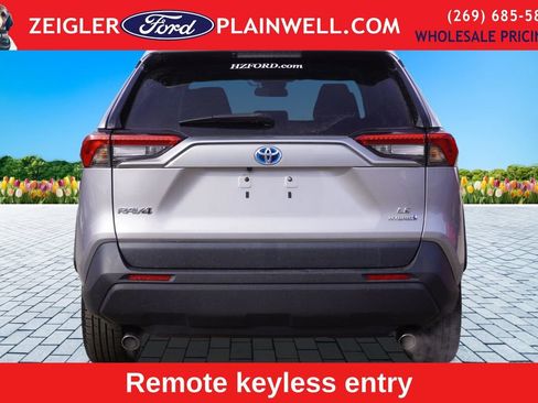 Used 2022 Toyota RAV4 LE image 4