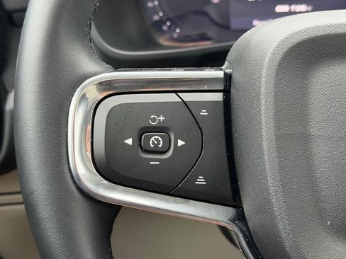 Certified 2026 Volvo XC40 B5 Plus AWD/4WD image 17