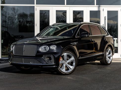 Used 2022 Bentley Bentayga image 1