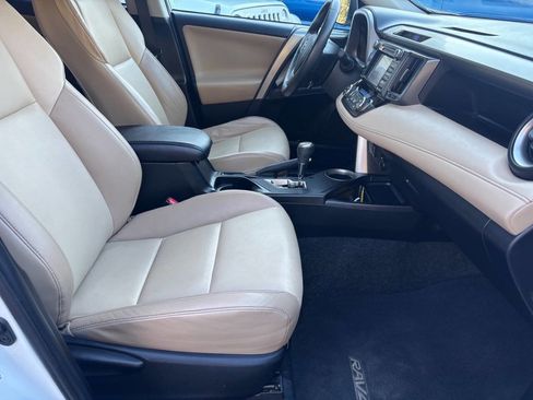 Used 2014 Toyota RAV4 Limited image 20