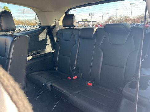Used 2022 Kia Telluride LX image 16