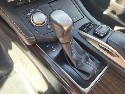 Used 2016 Lexus ES 350 w/ Luxury Package w/Wood Trim image 20