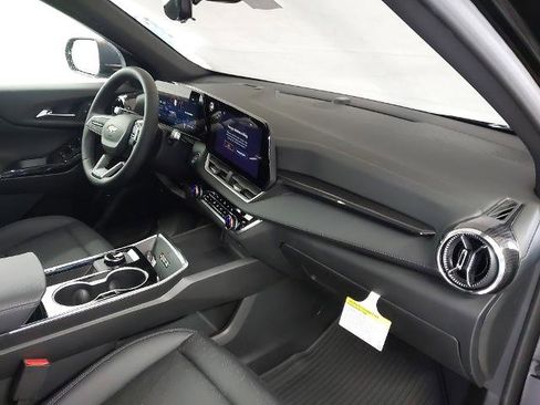 New 2026 Chevrolet Equinox LT w/ Convenience Package II image 29