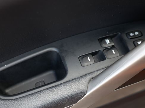 Used 2015 Hyundai Veloster Turbo image 40