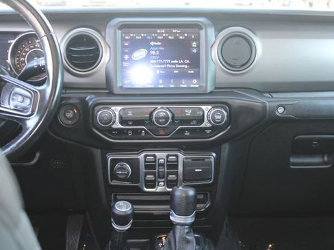 Used 2022 Jeep Gladiator Sport AWD/4WD image 19