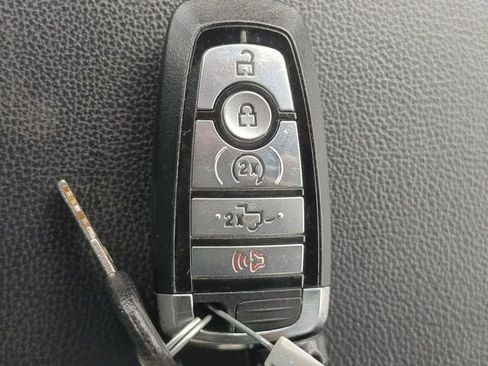 Used 2021 Ford F150 Lariat w/ Equipment Group 502A High AWD/4WD image 29
