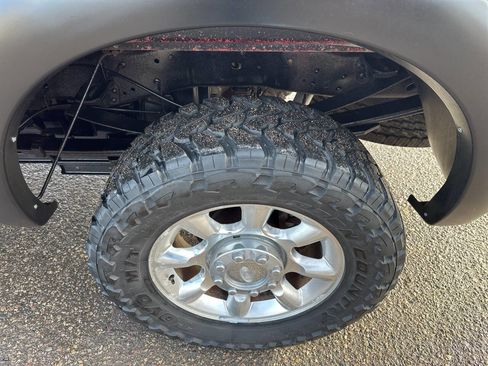 Used 2011 Ford F350 Lariat w/ Lariat Interior Pkg image 12