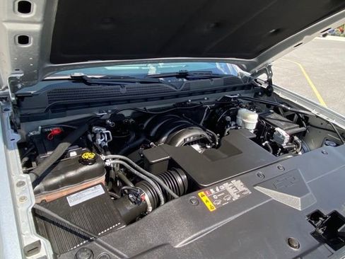 Used 2019 Chevrolet Silverado 1500 Custom w/ Custom Convenience Package AWD/4WD image 21