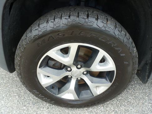 Used 2014 Jeep Cherokee Trailhawk AWD/4WD image 17