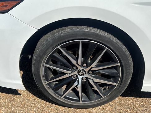 Used 2024 Toyota Camry SE image 7