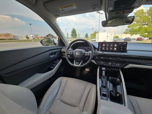 Used 2025 Honda Accord Touring image 23