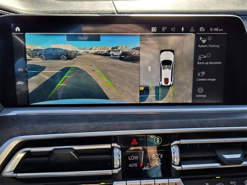 Used 2021 BMW X7 xDrive40i w/ Premium Package image 14