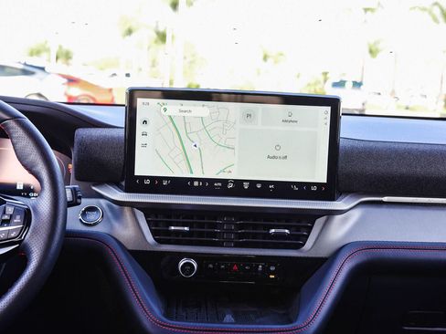 Used 2025 Ford Explorer ST-Line w/ Premium Package image 13