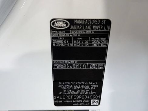 Used 2024 Land Rover Defender 110 SE AWD/4WD image 38
