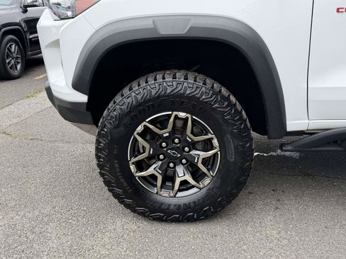 Certified 2024 Chevrolet Colorado ZR2 w/ ZR2 Convenience Package III AWD/4WD image 6