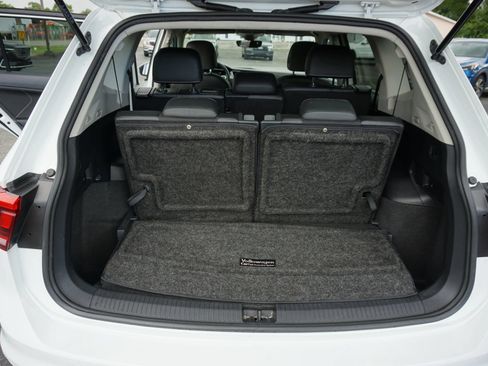 Used 2022 Volkswagen Tiguan SE FWD image 14