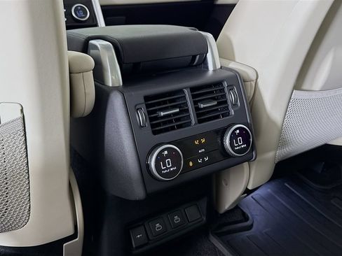 Used 2024 Land Rover Discovery S AWD/4WD image 16