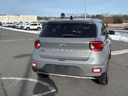 Used 2021 Hyundai Venue SE image 7