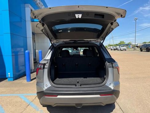Used 2025 Chevrolet Equinox LT FWD image 11