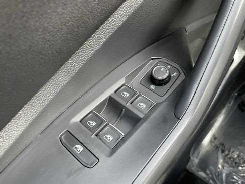 Used 2024 Volkswagen Jetta SE image 24