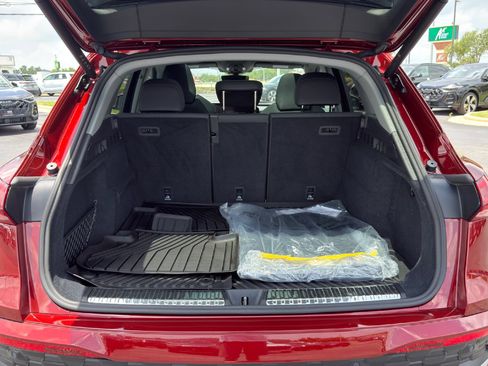 Certified 2025 Audi Q5 Premium Plus w/ Premium Plus AWD/4WD image 9