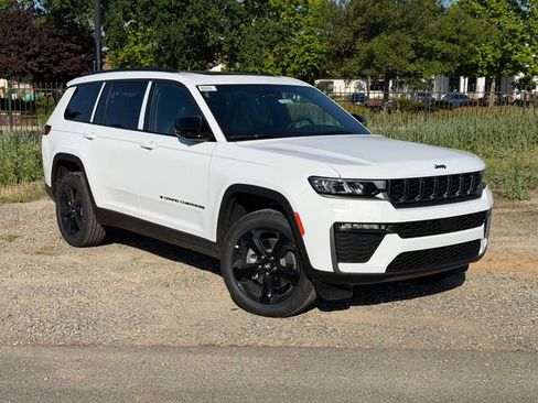New 2026 Jeep Grand Cherokee L Limited AWD/4WD image 2