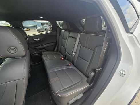 Used 2023 Chevrolet Blazer Premier image 27
