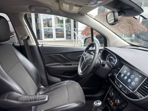 Used 2020 Buick Encore Preferred FWD image 24