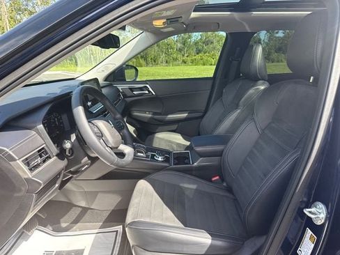 Used 2024 Mitsubishi Outlander SE FWD image 6
