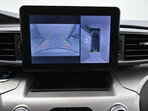 Certified 2022 Ford Explorer XLT w/ Equipment Group 202A image 4