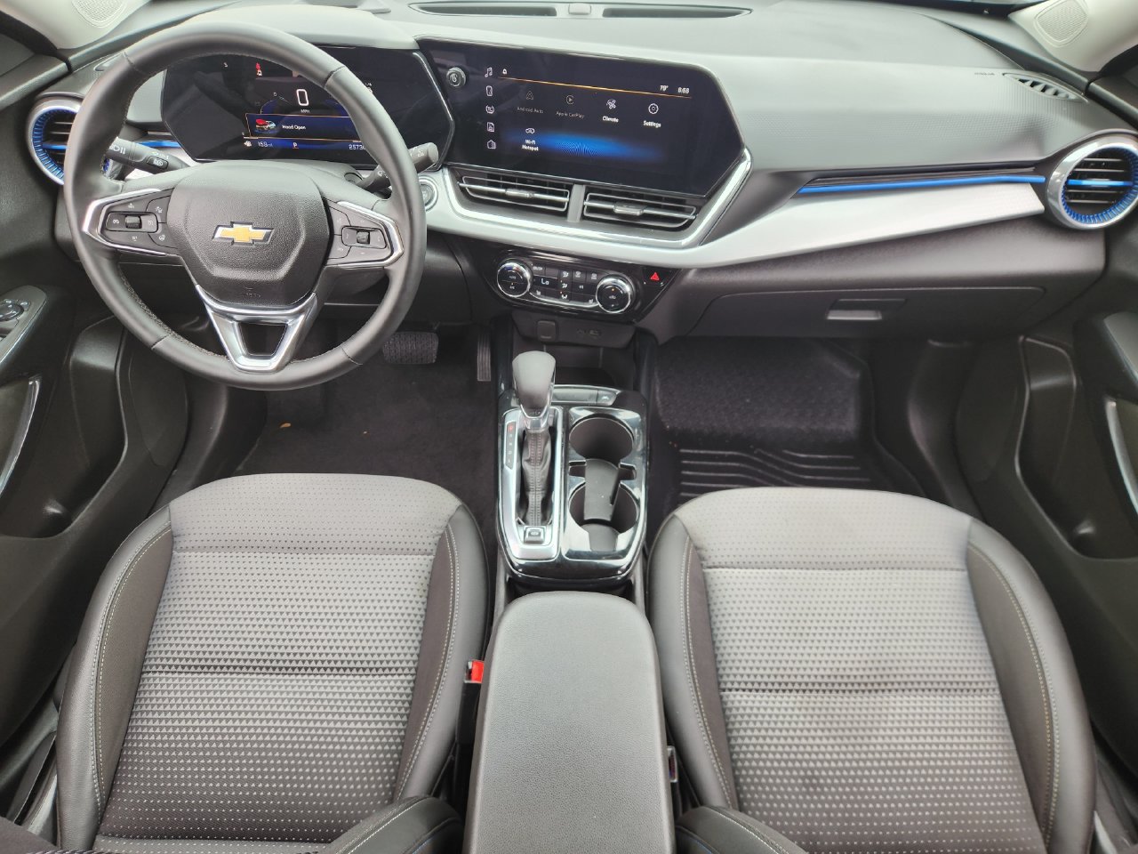 Used 2024 Chevrolet Trax LT w/ Driver Confidence Package FWD image 21