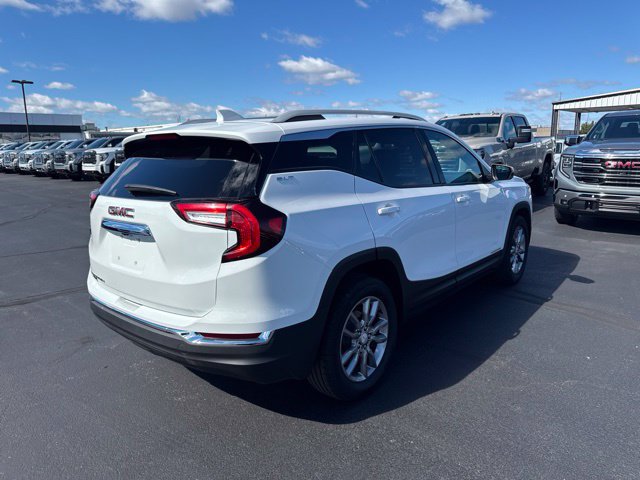 Used 2024 GMC Terrain SLT FWD image 3