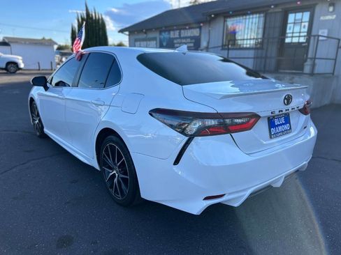 Used 2023 Toyota Camry SE image 4