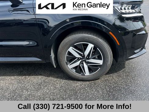 Certified 2023 Kia Sorento S FWD image 24