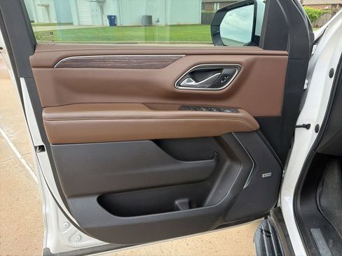 Used 2021 Chevrolet Tahoe High Country AWD/4WD image 11