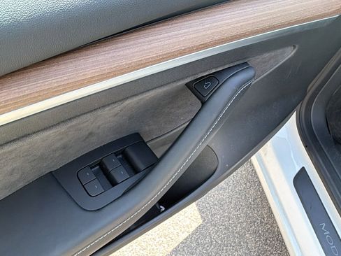 Used 2023 Tesla Model 3 Standard Range image 15