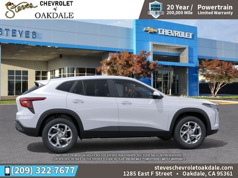 New 2026 Chevrolet Trax LS w/ LS Convenience Package FWD image 5
